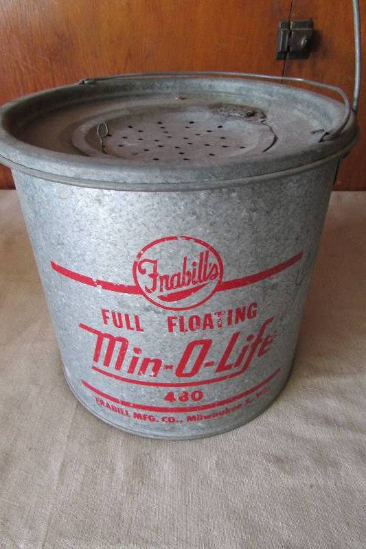 lot 28 image: Vintage Minnow Bucket
