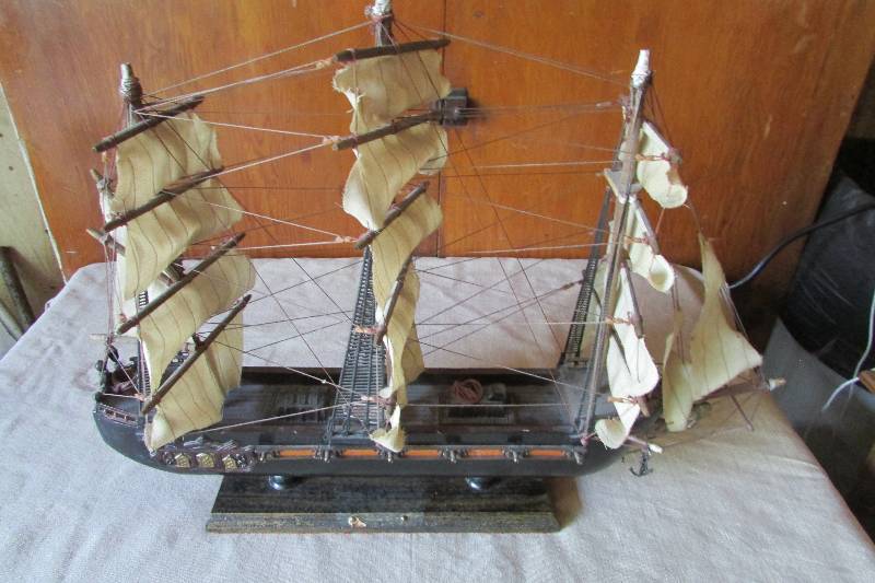 lot 31 image: Vintage Ship