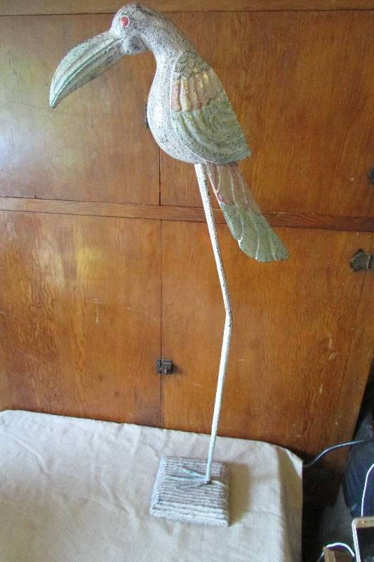 lot 33 image: Yard Bird