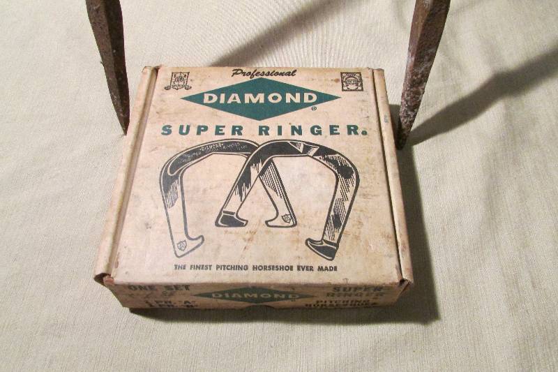 lot 39 image: Vintage Set Of Horseshoes wstakes