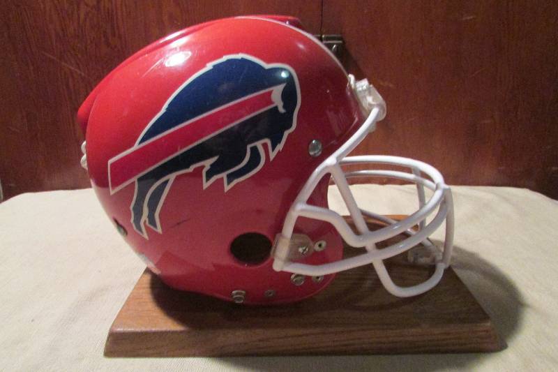 lot 50 image: NFL Helmet Phone