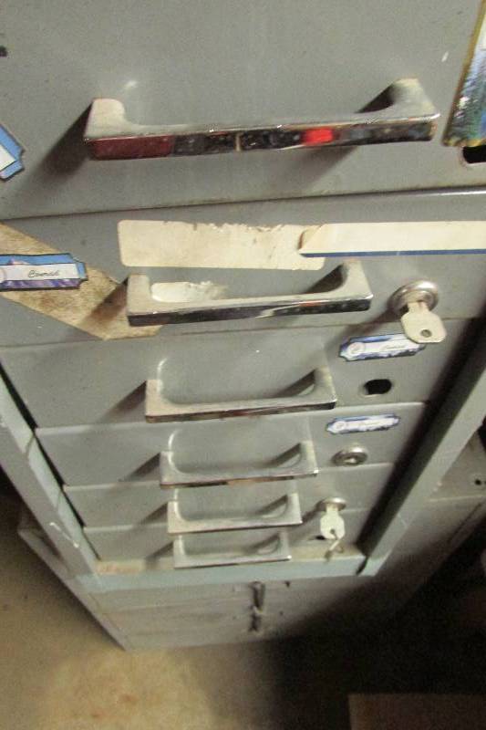 lot 54 image: Vintage Metal Cabinet