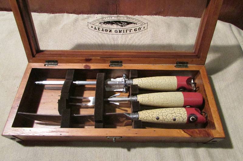 lot 64 image: Collectors Grill Set