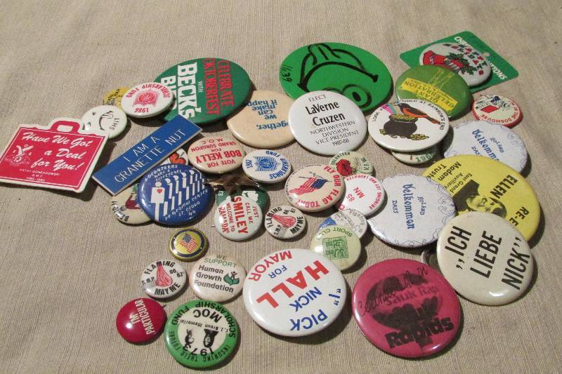 lot 70 image: Vintage Pins