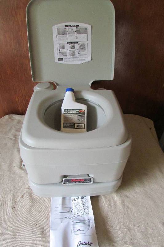 lot 85 image: Portable Toliet