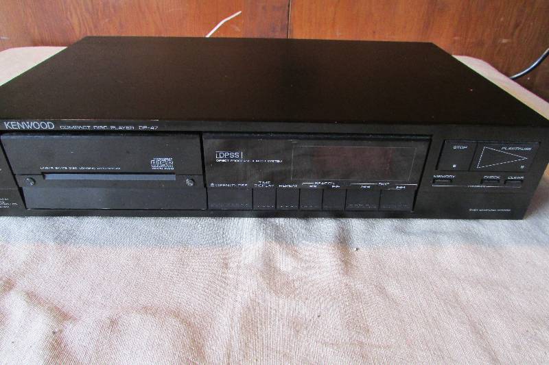 lot 91 image: Kenwood CD Player