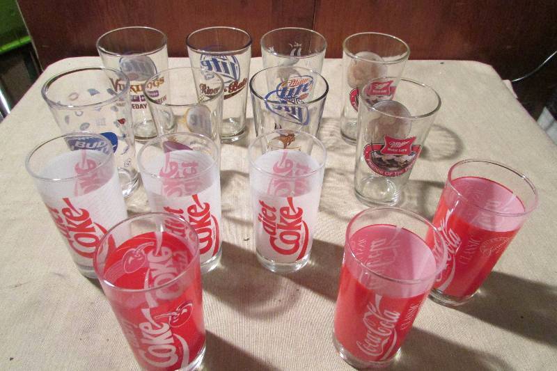 lot 117 image: Lot of Vikings Glasses and Coke