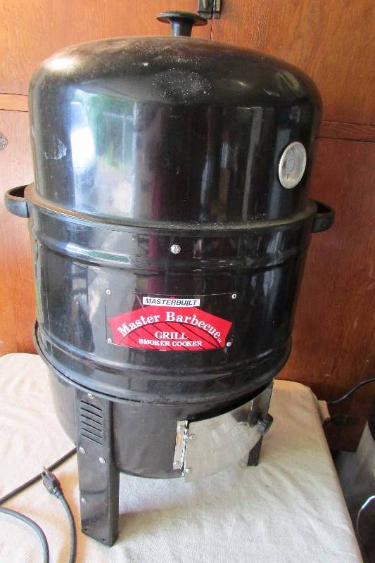 lot 127 image: Electric Smoker Grill