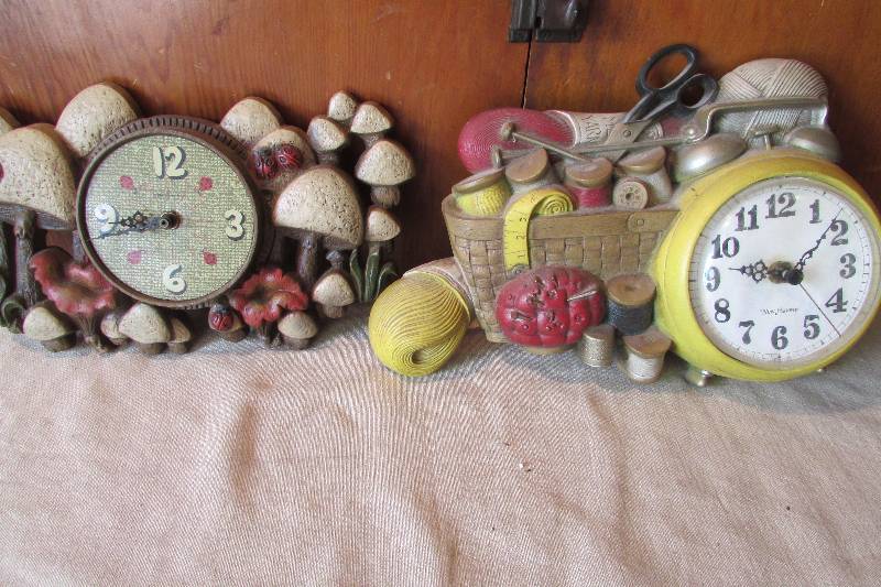 lot 128 image: Vintage Kitchen Clocks