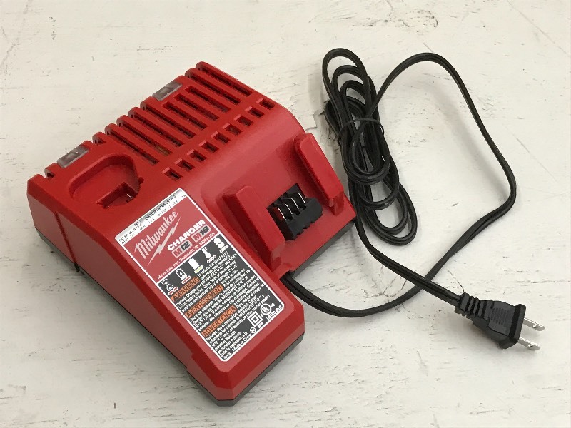 ���� Milwaukee M18M12 Charger...