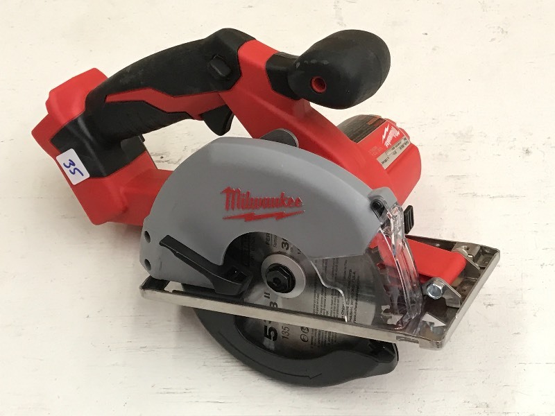 ��� Milwaukee M18 Cordless Lithi...