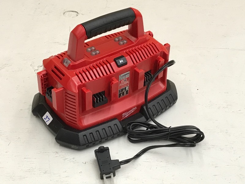 ��� Milwaukee M18 Cordless Lithi...