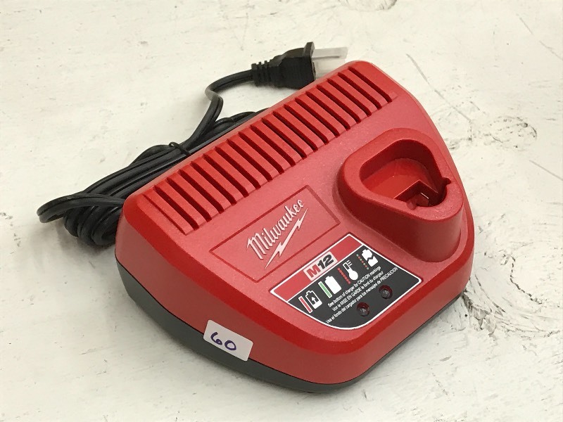 Milwaukee M12 Battery Charger ...