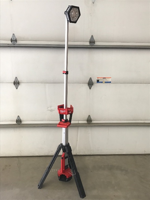 � Milwaukee M18 TrueView LED Stand...