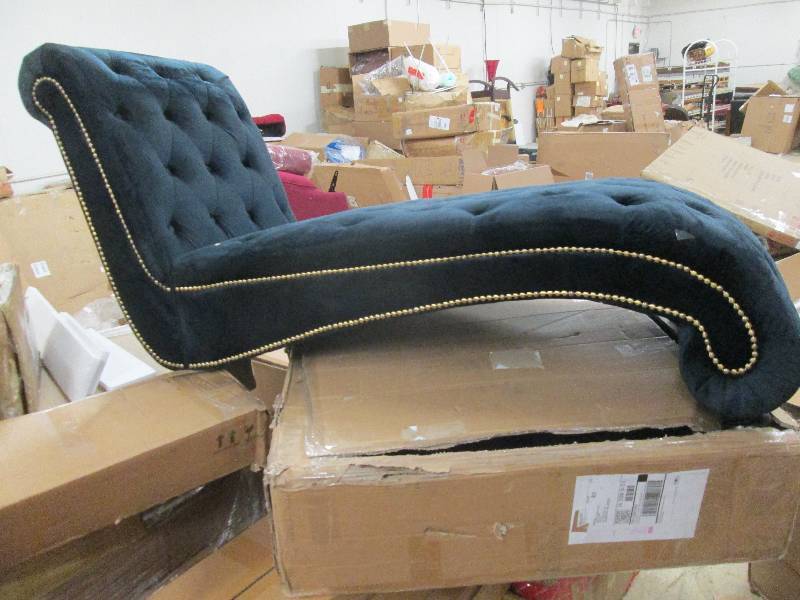 Button Lounge Chair open box, no pi...