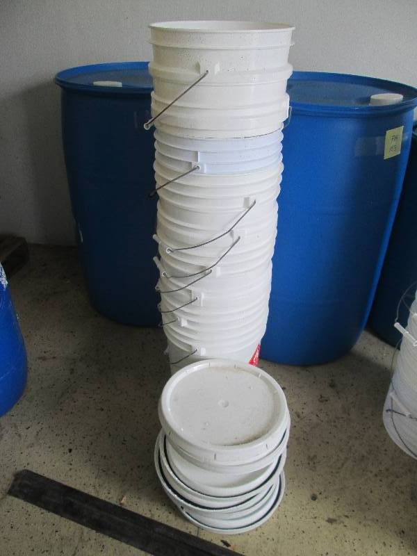 Lot of 9 5 Gallon Plastic Pails wi...