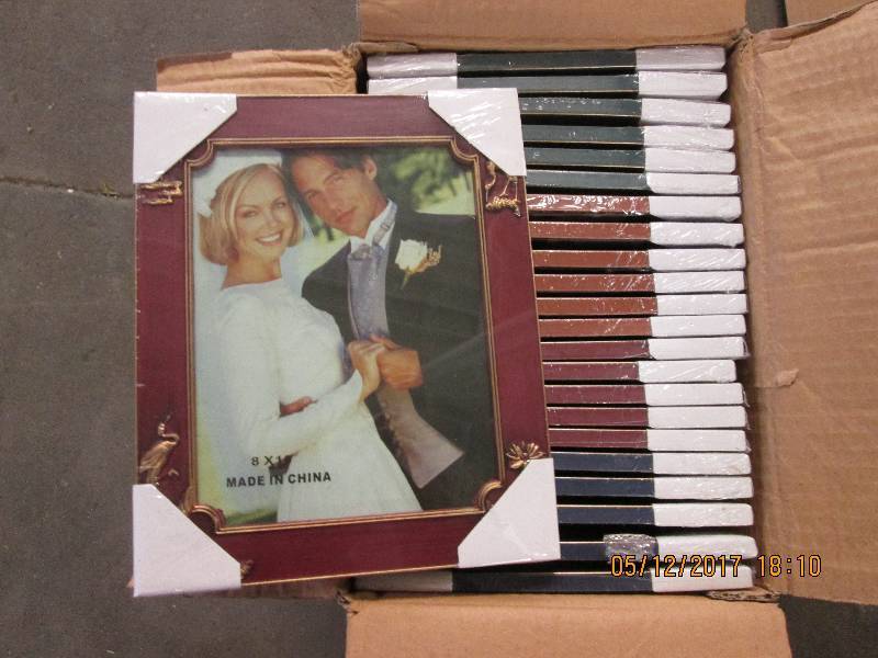 Case of 24 8 x 10 picture frames, a...