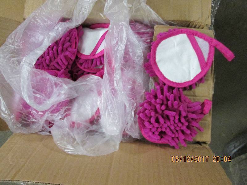 Case of 200 fizzy finger dusters...