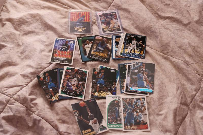 25 Kevin Garnett cards...