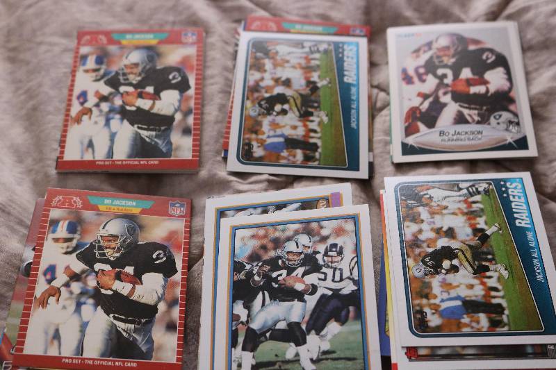 35 Bo Jackson cards...