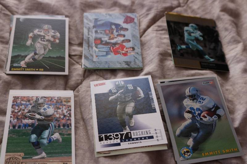 35 Emmitt Smith cards...