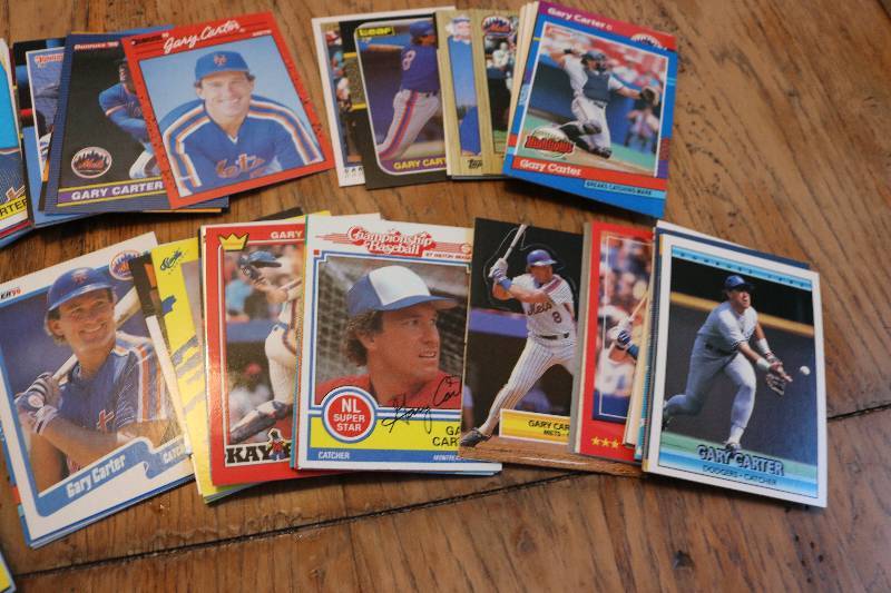 100 Gary Carter cards...