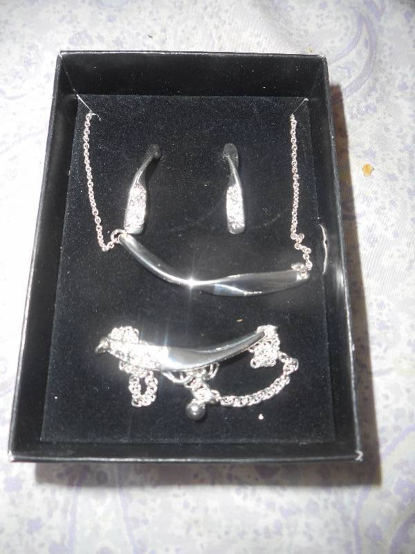 SILVER EARINGS NECKLACE , BRACELET