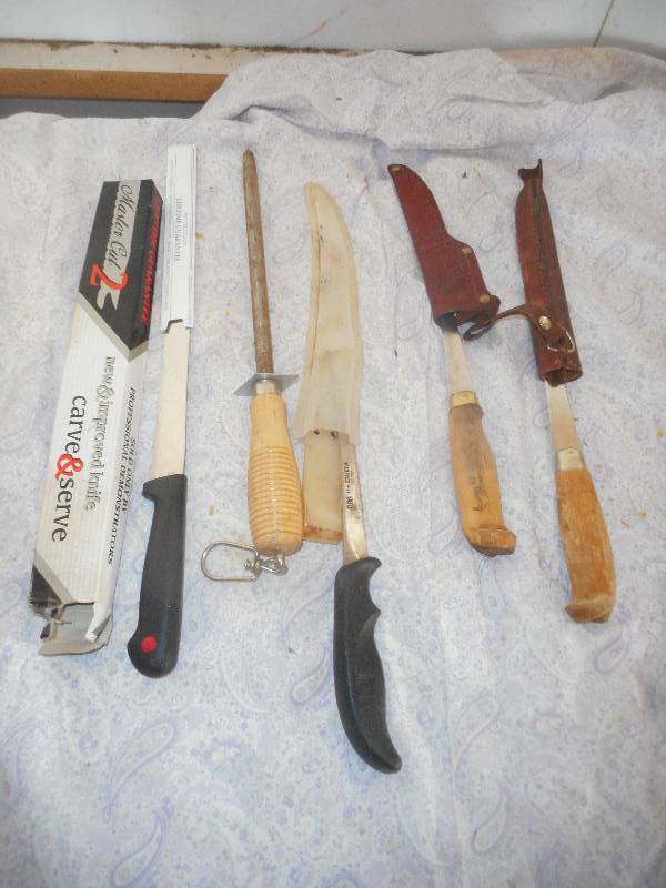 3 FLAY KNIVES 1 SARADED