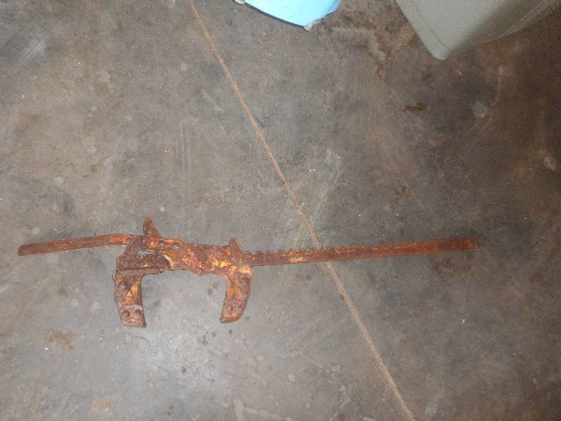 ANTIQUE STEEL WIRE STRETCHER