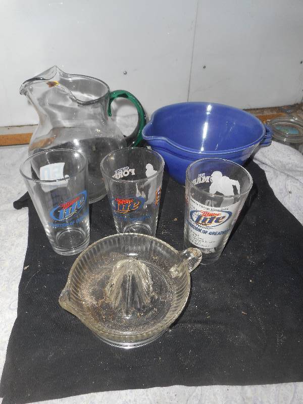 COLLECTIBLE GLASSWEAR
