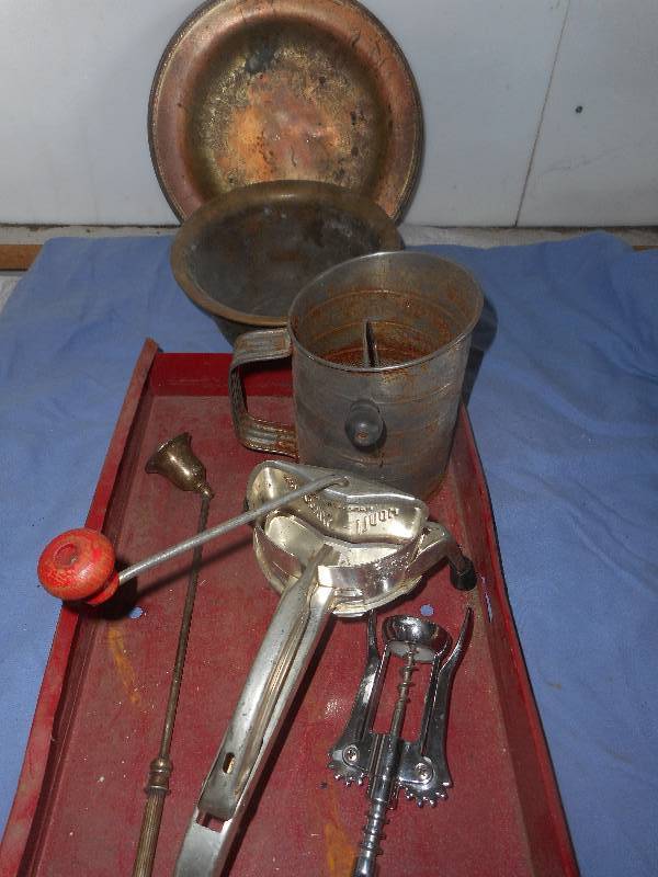 VINTAGE METAL WARE