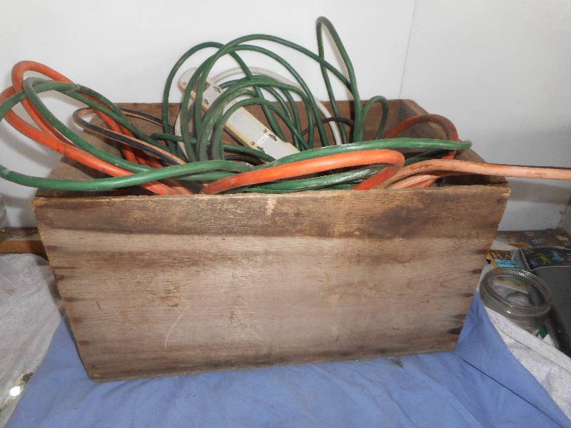 VINTAGE WOOD BOX AND MULTIPLE EXTENSION CORDS