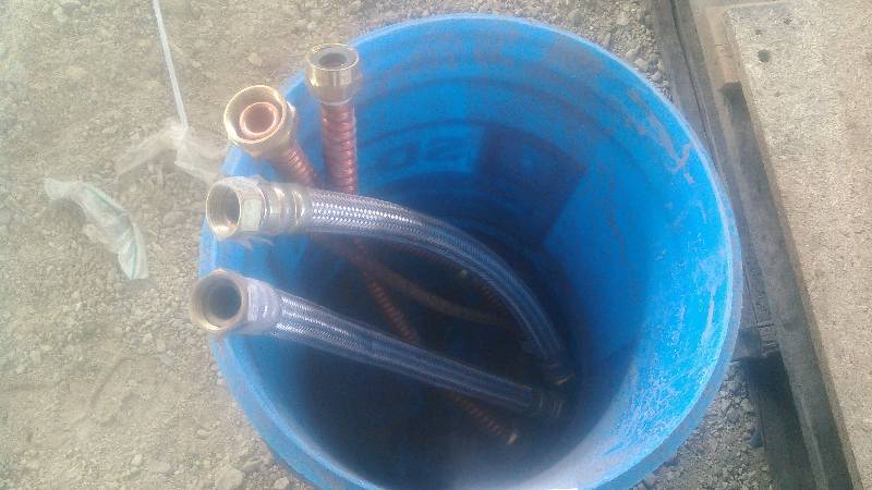 Water heater hoses