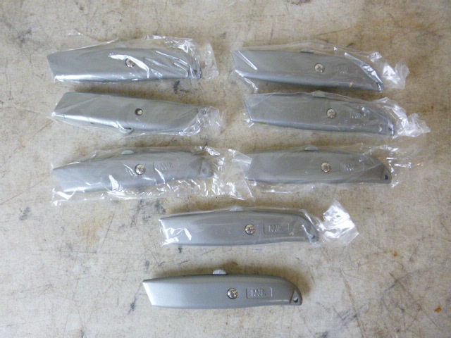 8 MIT Utility Knives