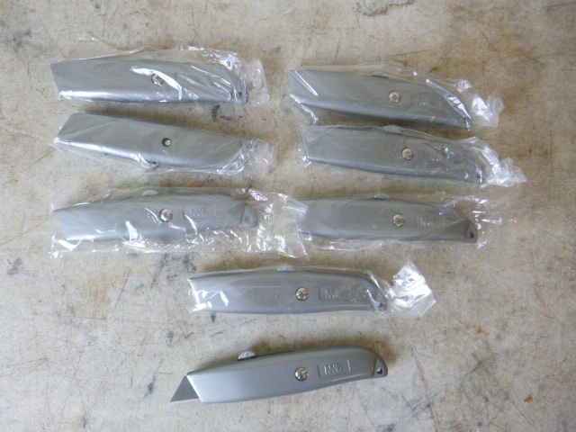 8 MIT Utility Knives