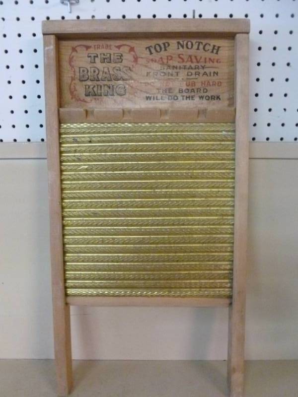 lot 34 image: Vintage Wash Board