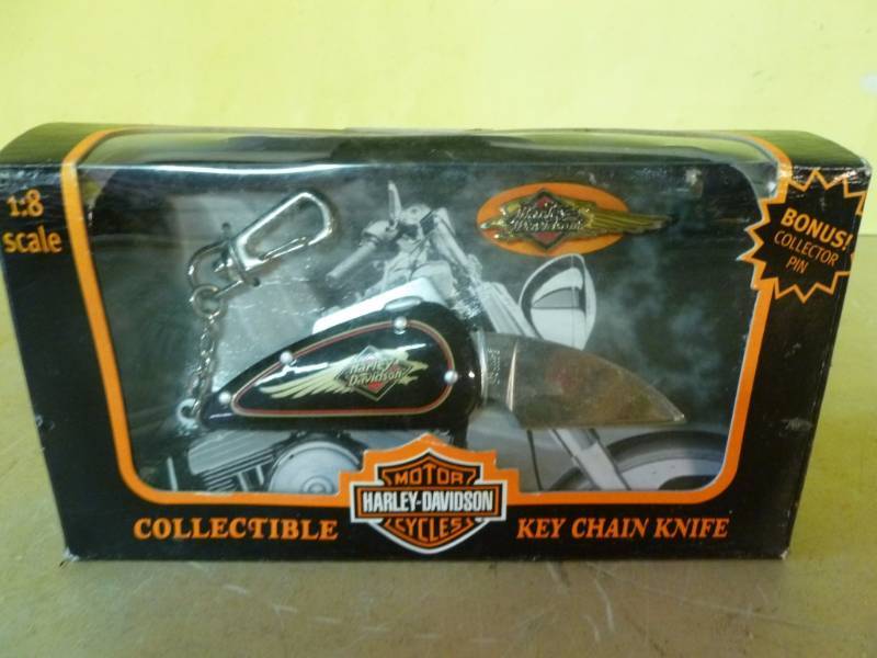 lot 64 image: Harley Davidson Collectible