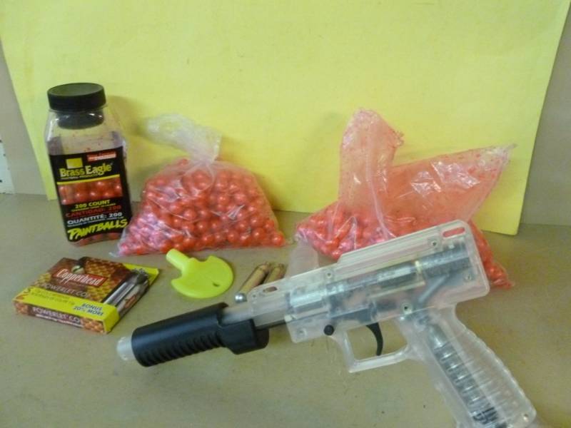 lot 76 image: Paintball Gun