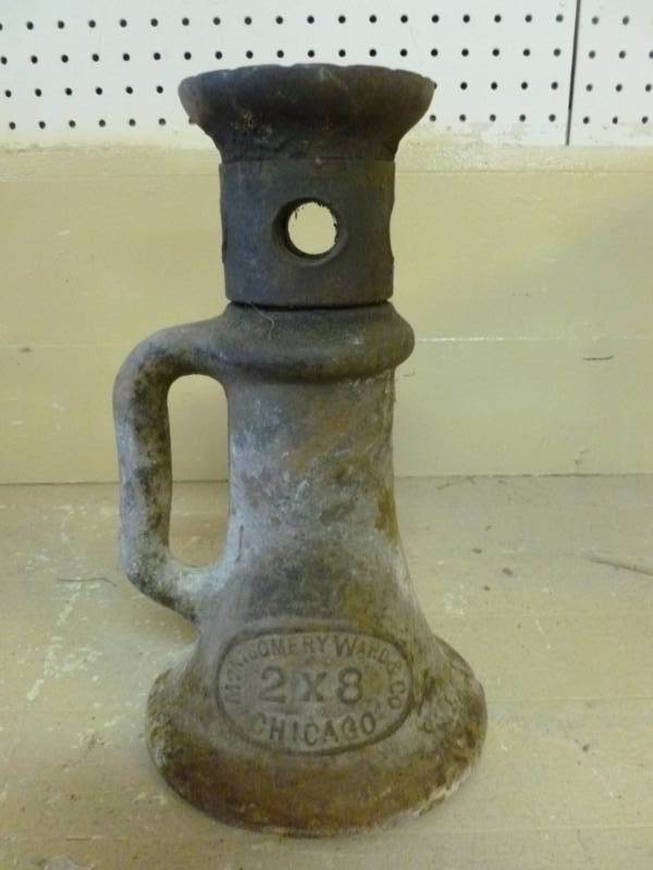 lot 103 image: Antique Jack Stand
