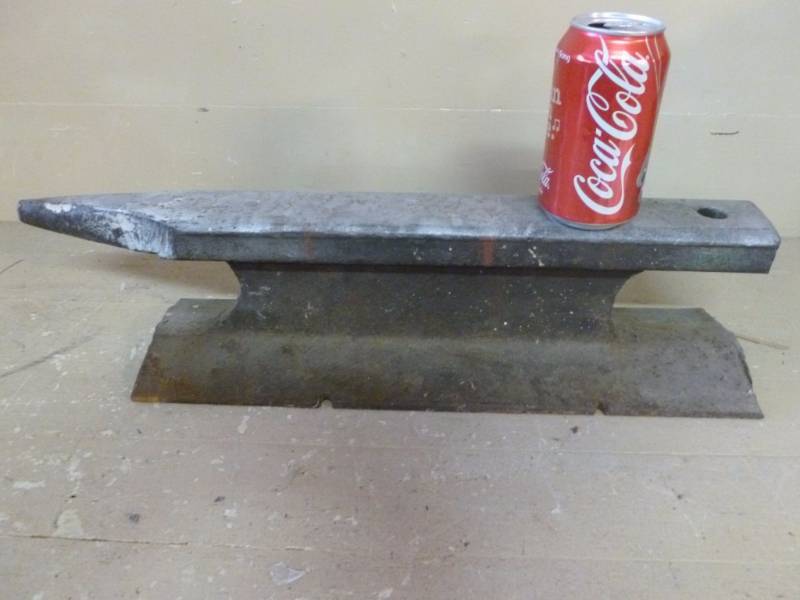 lot 104 image: Railroad Track Anvil