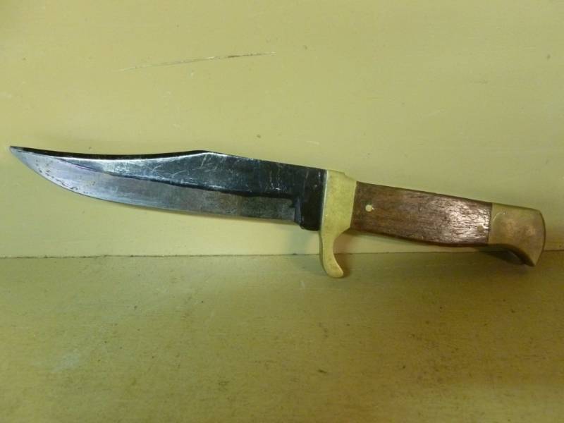 lot 133 image: Hunting Knife