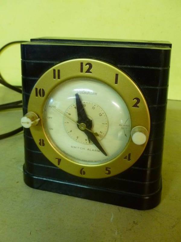 lot 158 image: Vintage Clock