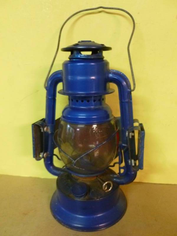 lot 161 image: Dietz Barn Lantern