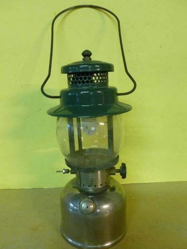 lot 162 image: Vintage Coleman Lantern