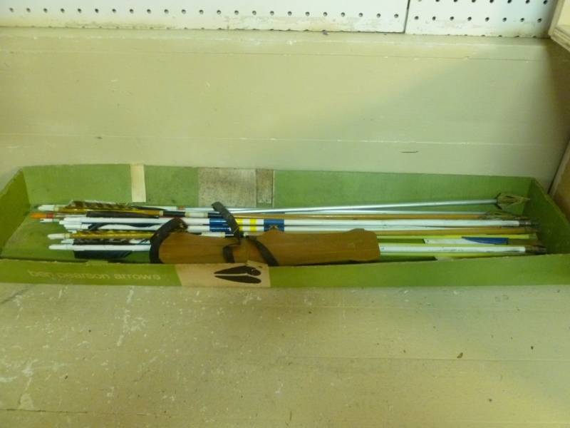 lot 174 image: Vintage Arrows