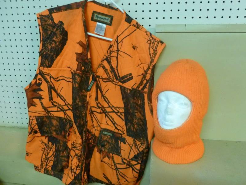 lot 178 image: Hunting Clothes