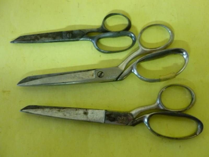 lot 188 image: Fabric Scissors