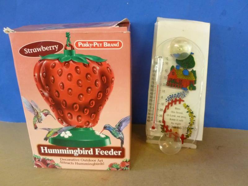 lot 198 image: Hummingbird Feeder