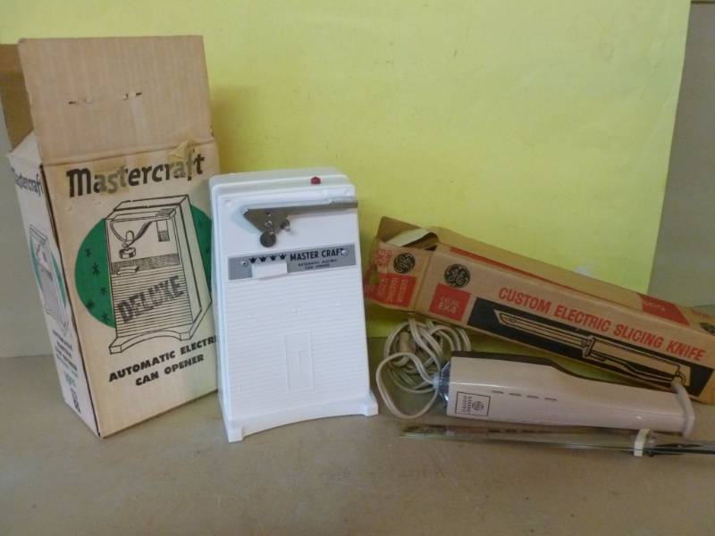 lot 207 image: Vintage Kitchen