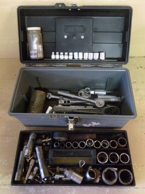 lot 213 image: Toolbox